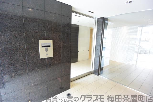 26/30 エントランス