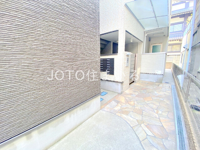 21/28 エントランス