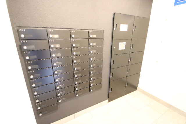 28/30 エントランス