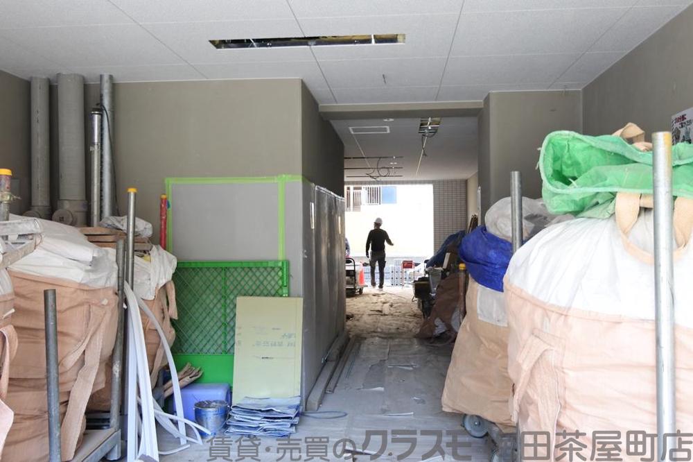 24/30 エントランス