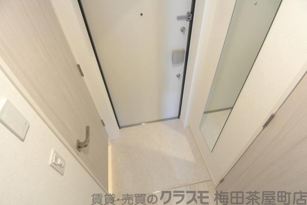 19/30 玄関