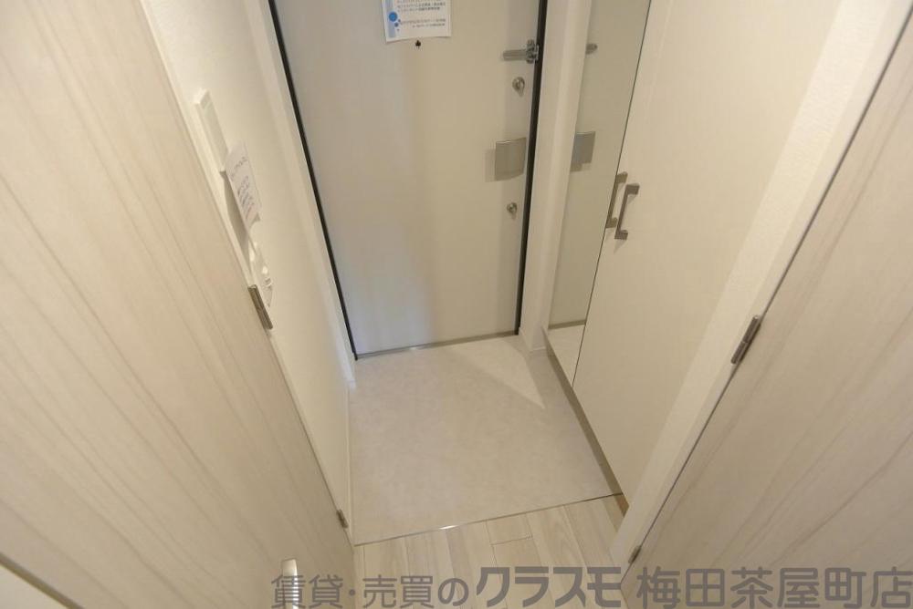 19/30 玄関