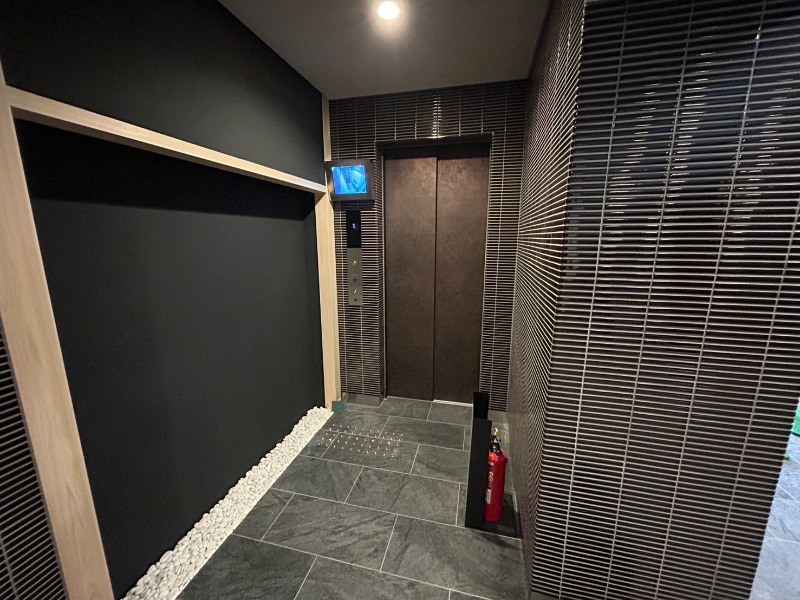 24/26 エントランス