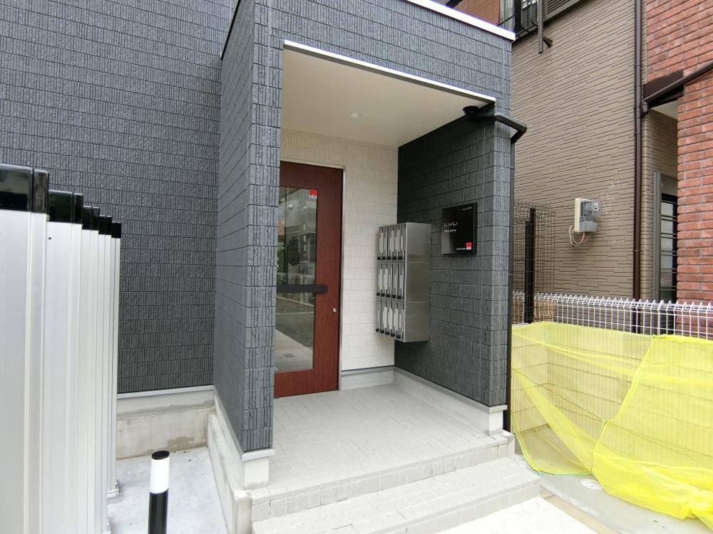 25/30 エントランス