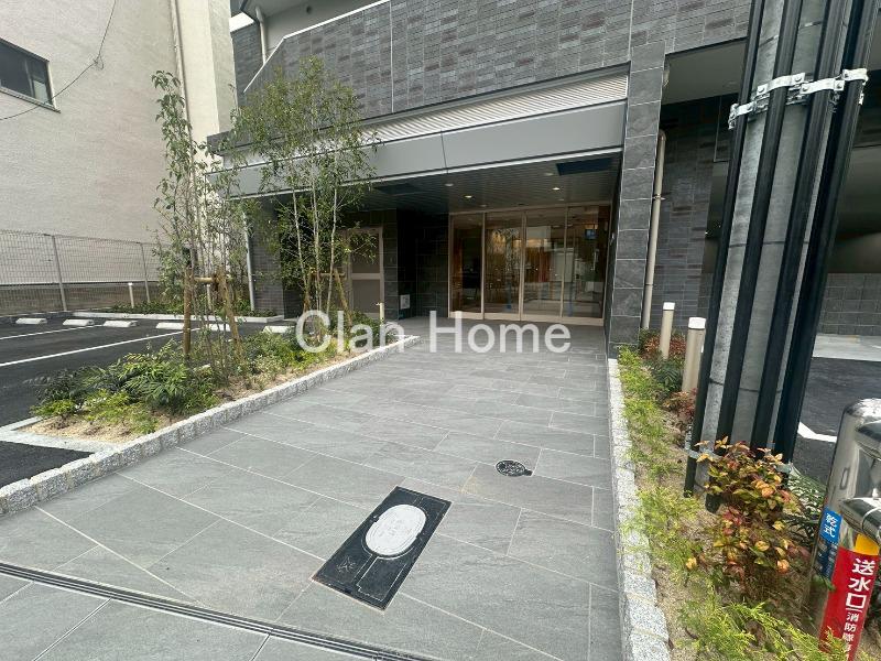 25/30 エントランス