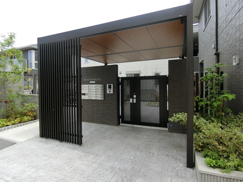 27/30 エントランス