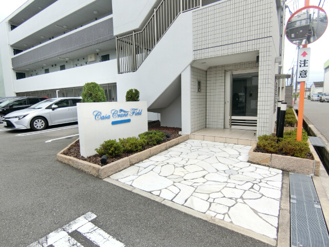 27/30 エントランス