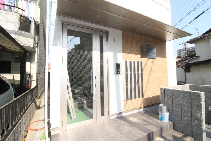 28/30 エントランス