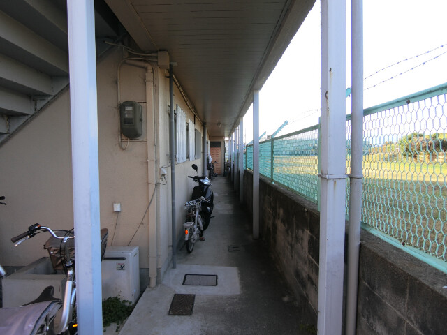 26/30 エントランス