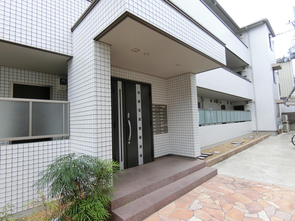 26/30 エントランス