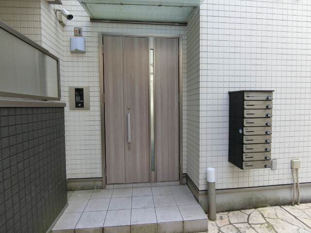 25/30 エントランス