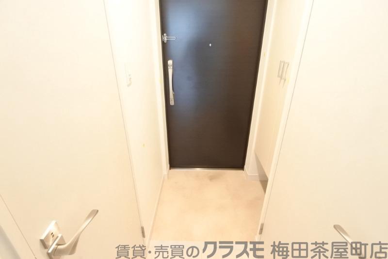 19/30 玄関