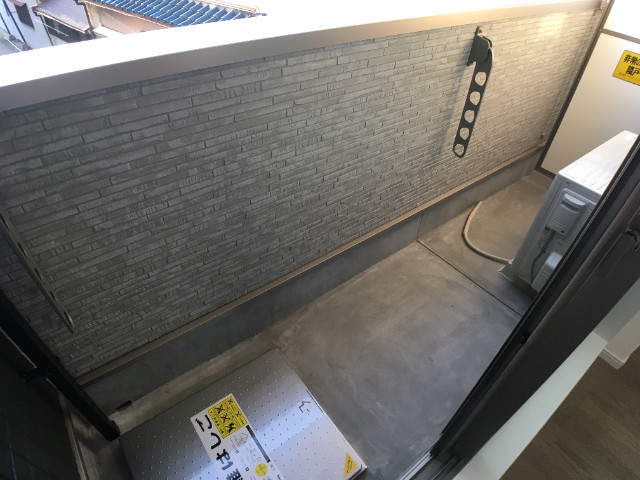 23/30 バルコニー