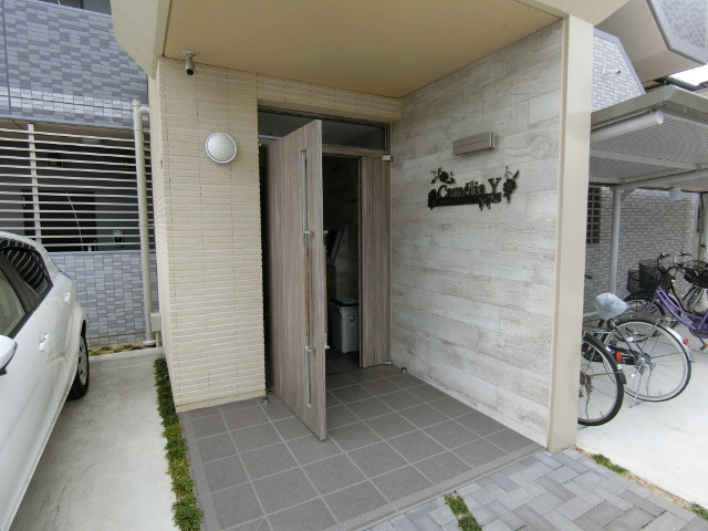 26/30 エントランス