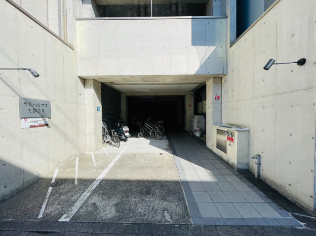 29/30 エントランス