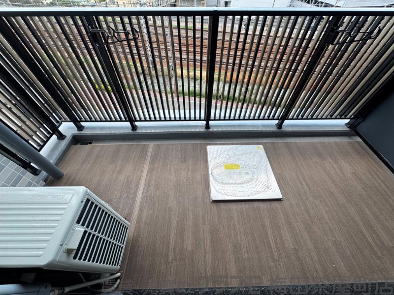 23/30 バルコニー