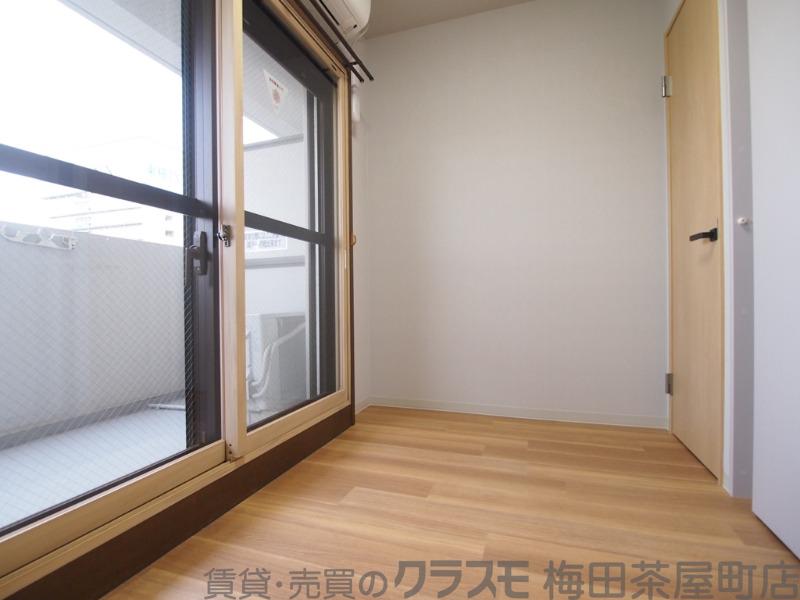 16/30 寝室