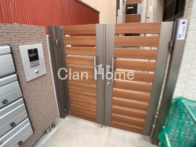 30/30 エントランス