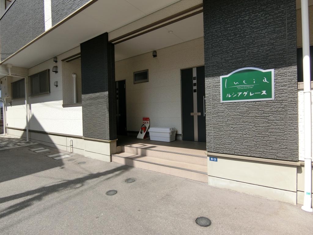 3/4 エントランス