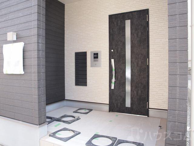 28/30 エントランス