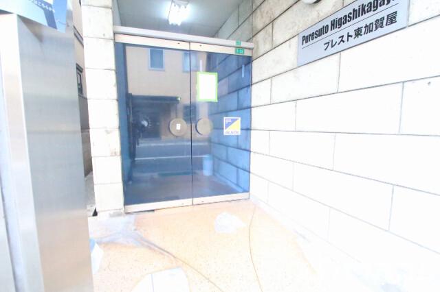 23/30 エントランス