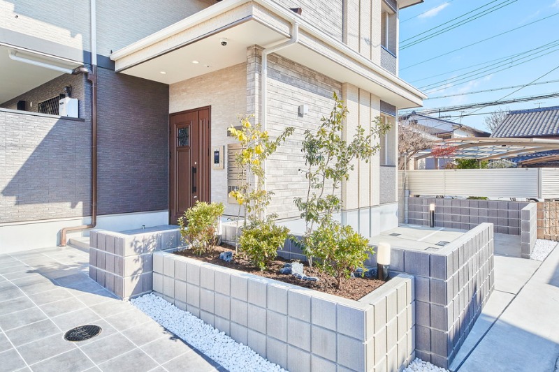 16/18 エントランス