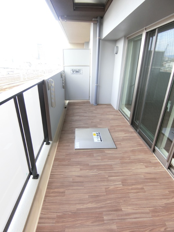 23/30 バルコニー