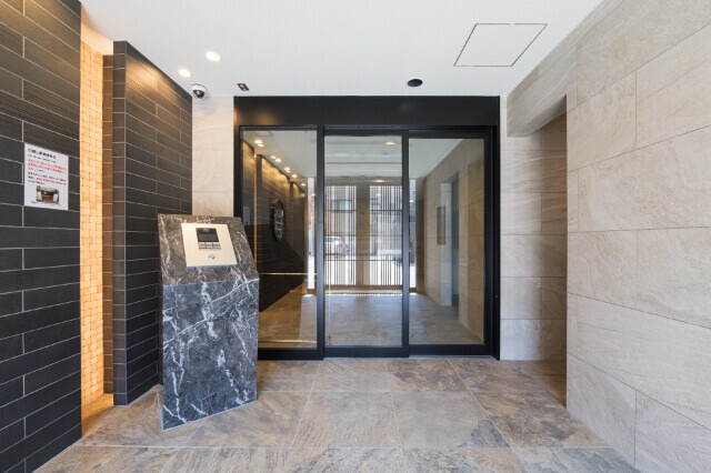 18/30 エントランス