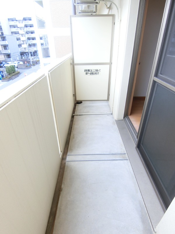 16/27 バルコニー