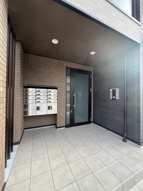 25/30 エントランス