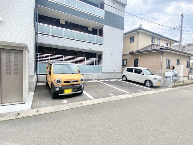 17/23 駐車場