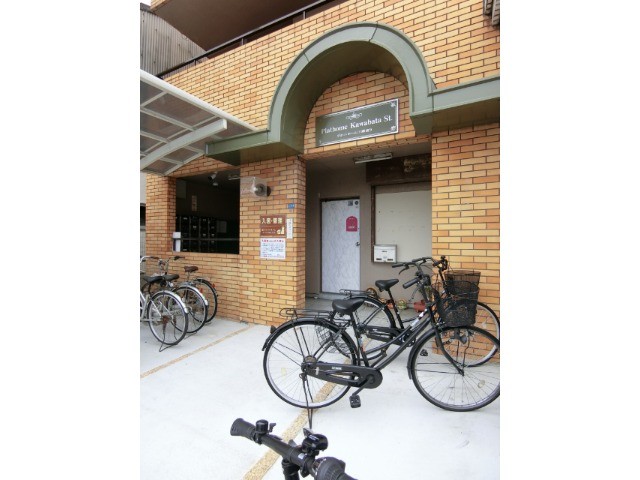 27/30 エントランス