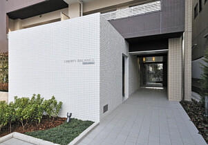 30/30 エントランス