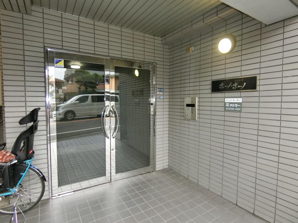 26/30 エントランス