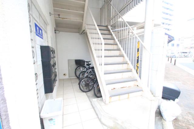 26/30 エントランス