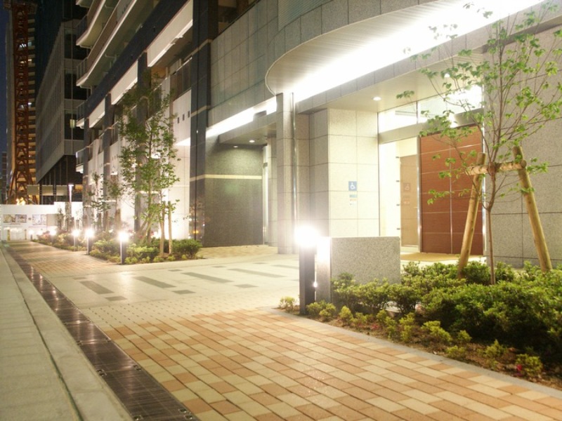 26/27 エントランス