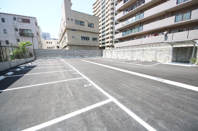 28/30 駐車場