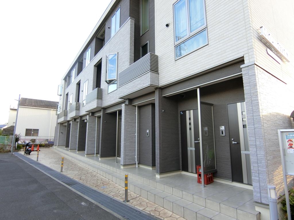 24/30 エントランス