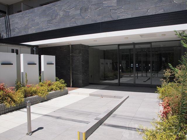 2/4 エントランス