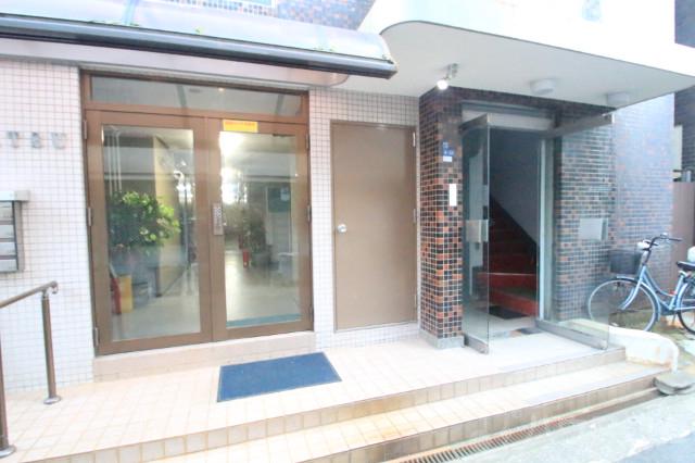 26/30 エントランス