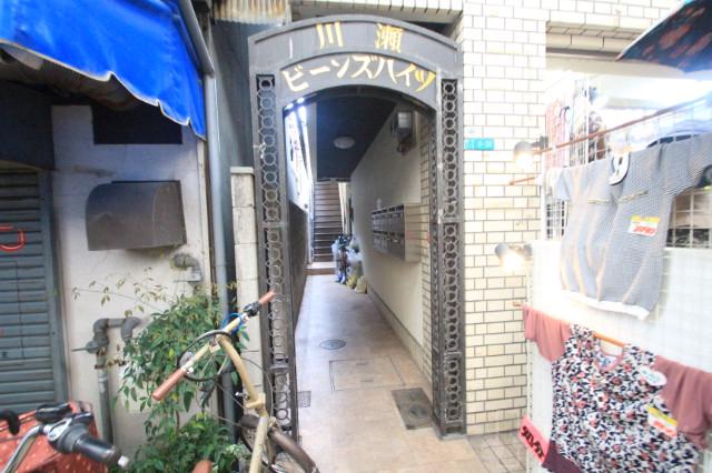 24/30 エントランス