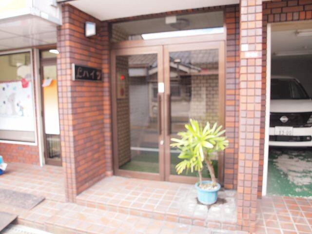 25/30 エントランス