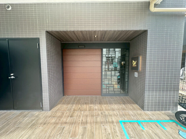 25/30 エントランス