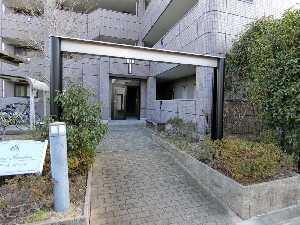 3/7 エントランス