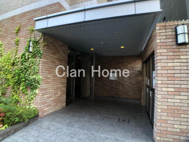 24/30 エントランス