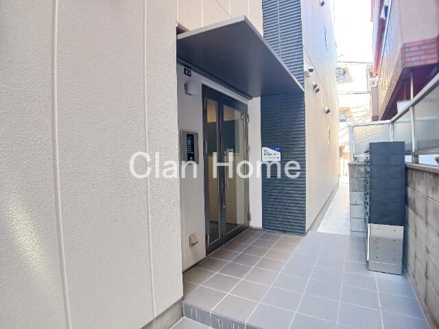 21/29 エントランス