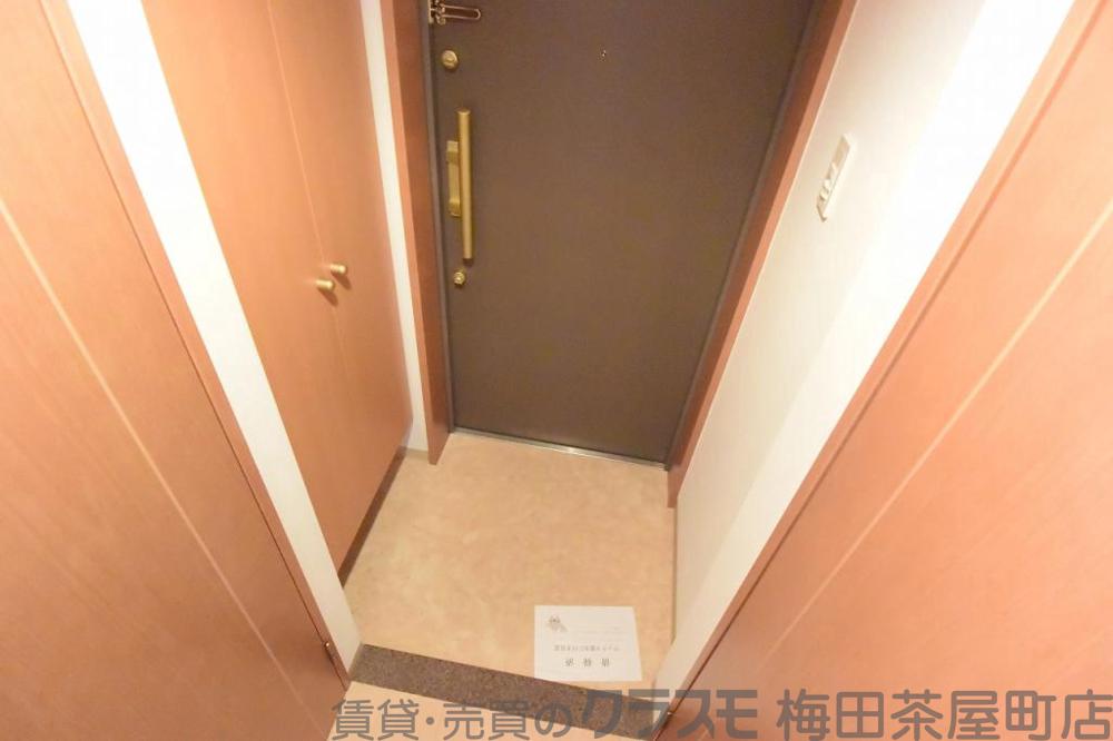 19/30 玄関