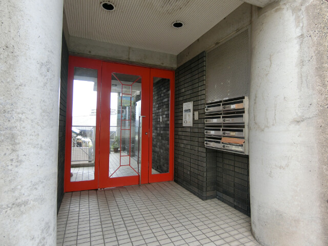 26/30 エントランス