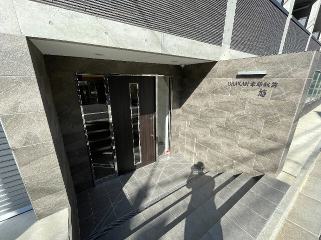 22/23 エントランス