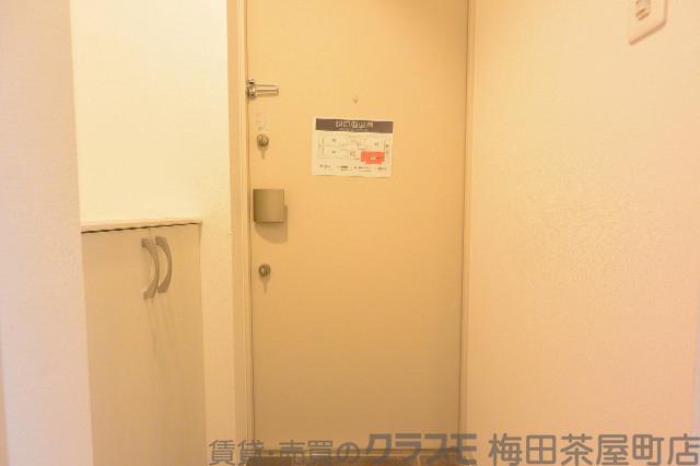 14/30 玄関